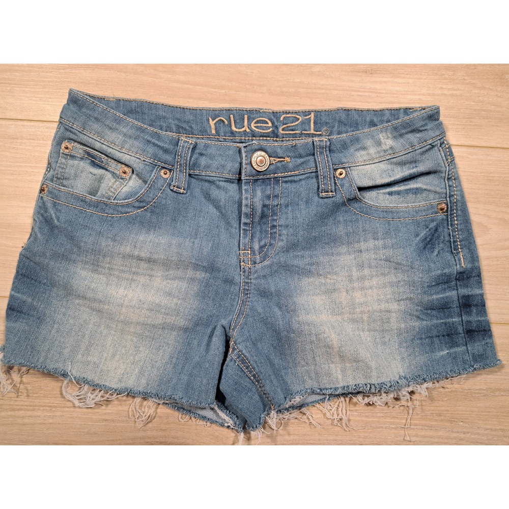 Rue21 Womens Size 5/6 Medium Wash Cut Off Denim Jean Shorts Embroidered Pockets